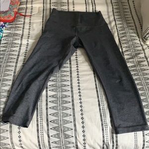 Size 6 gray cropped Lululemon leggings